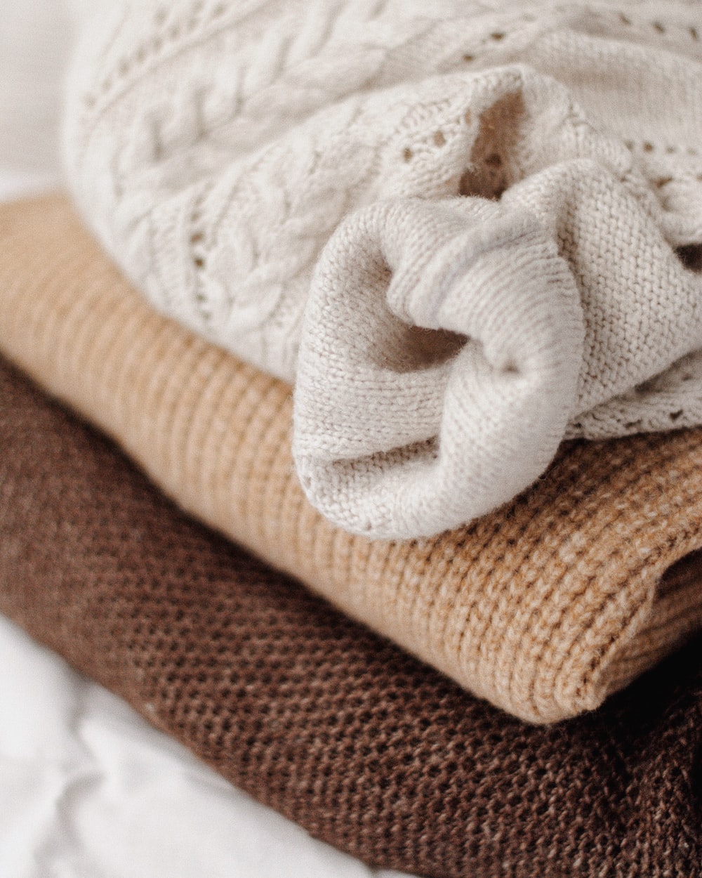 What is A Plush Blanket: Guide To Buying One